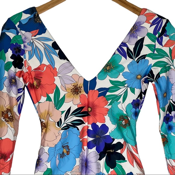 NEW O’NEILL Long Sleeve One piece Swimsuit White Pink Floral Women’s Swim Size S - Picture 5 of 16